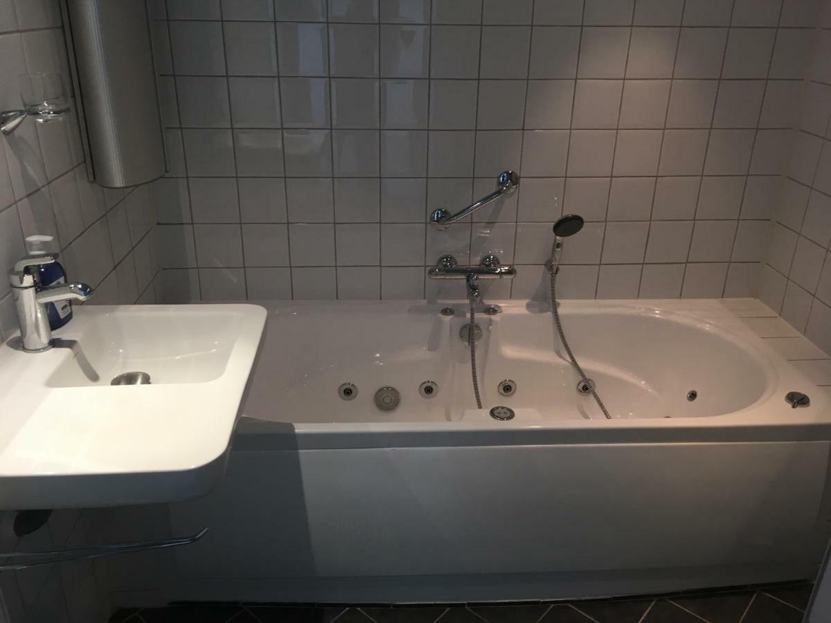 Sunset Boulevard Apartment ซานด์โวร์ต ภายนอก รูปภาพ